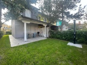 Charming villa with garden and views in Albarella Albarella Isola